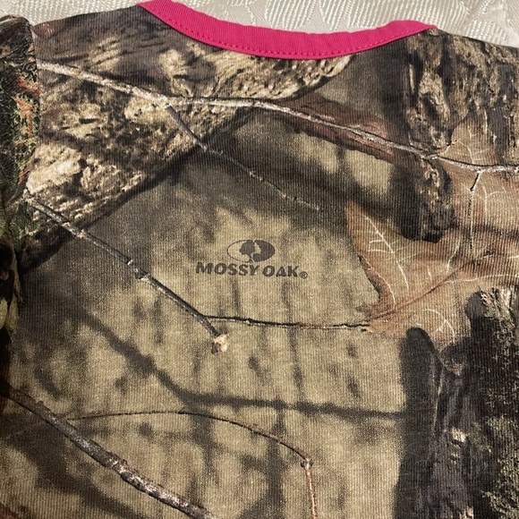 Size 3 month Carhartt Camo onesie with pink trim - Picture 7 of 9